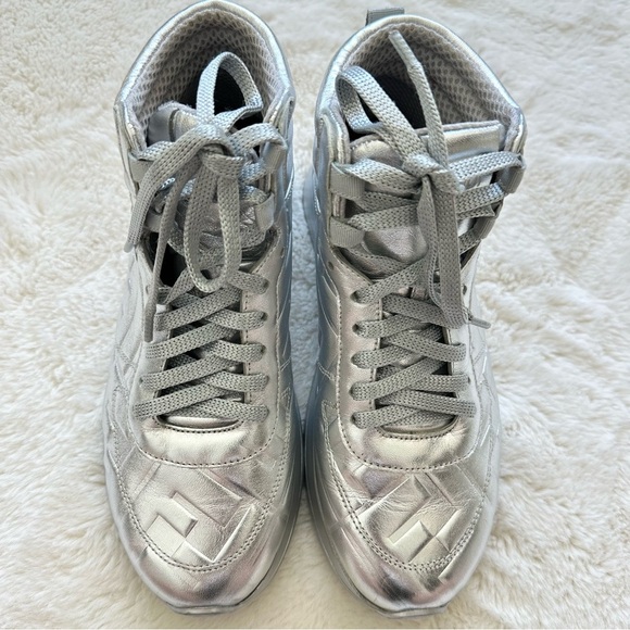 Fendi women boots size 35.5 US Authentic - Picture 3 of 10